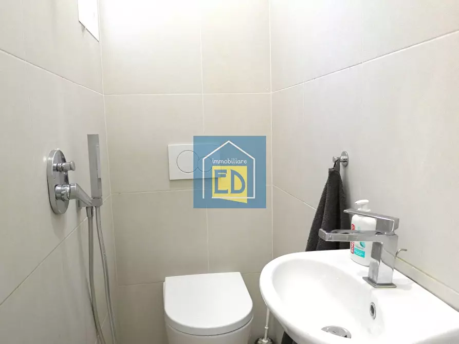 Immagine 23 di Appartamento in vendita  in Via delle Trincee 2 a Savona