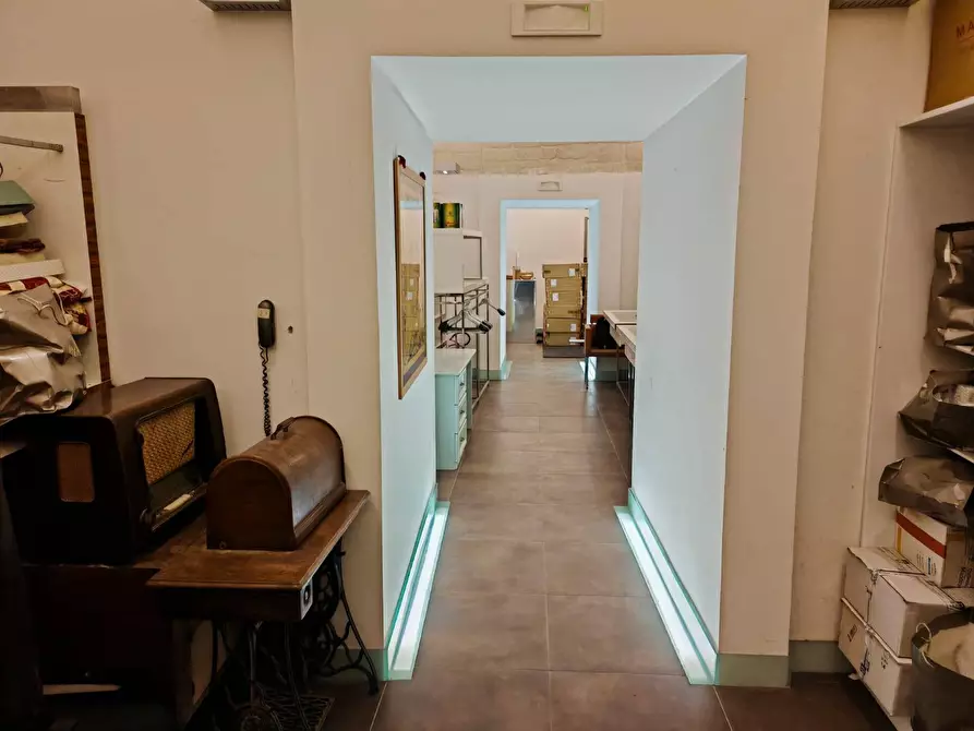 Immagine 5 di Locale commerciale in affitto  in via rapisasrdi 123 a Ragusa