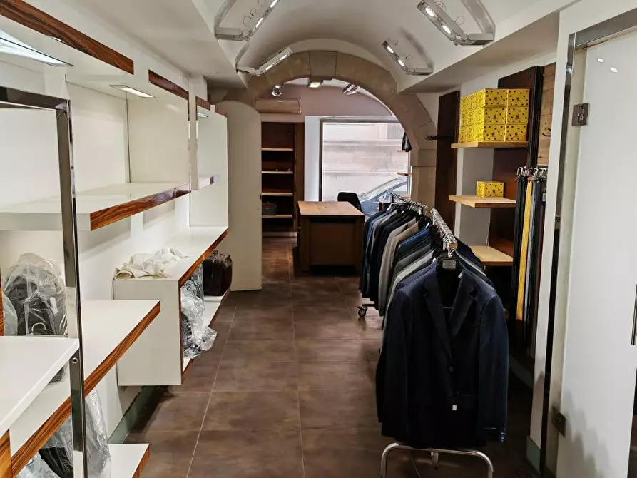 Immagine 8 di Locale commerciale in affitto  in via rapisasrdi 123 a Ragusa