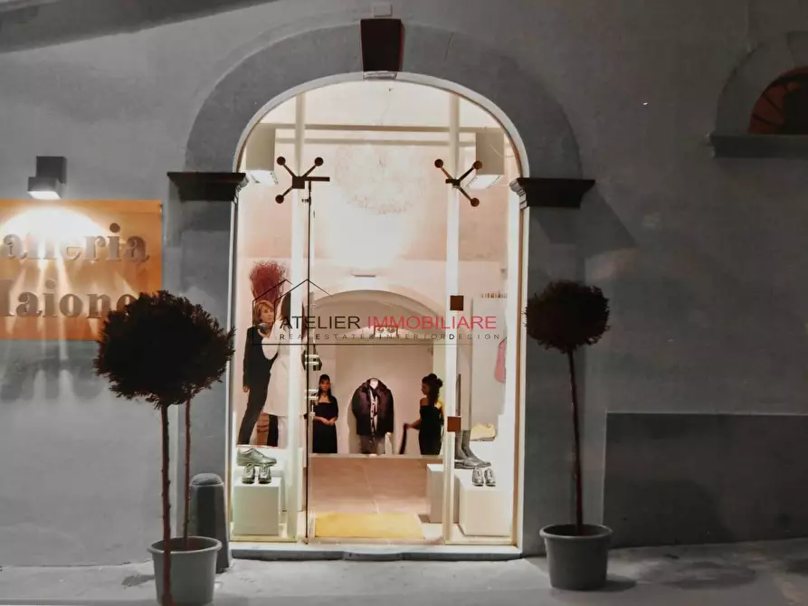 Immagine 15 di Locale commerciale in affitto  in via rapisasrdi 123 a Ragusa