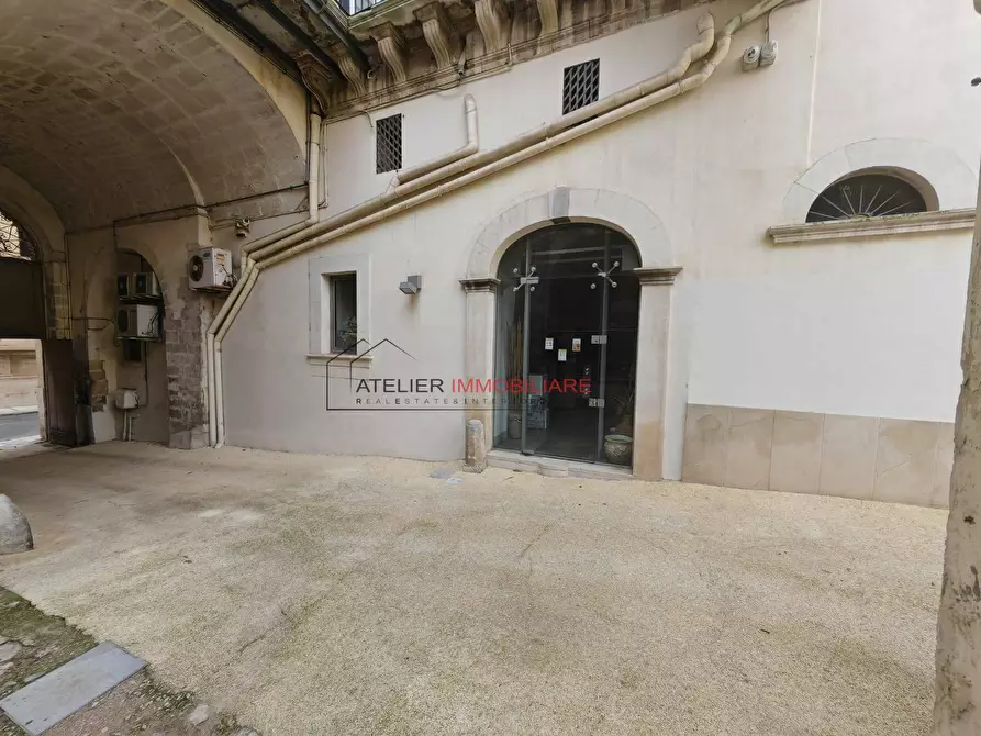 Immagine 16 di Locale commerciale in affitto  in via rapisasrdi 123 a Ragusa