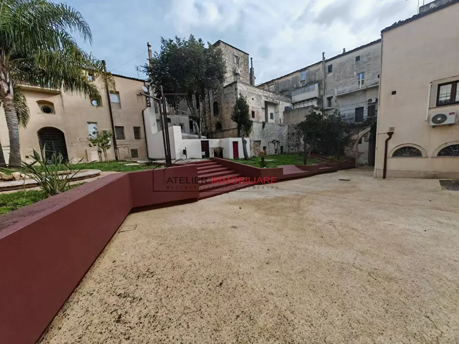 Immagine 17 di Locale commerciale in affitto  in via rapisasrdi 123 a Ragusa