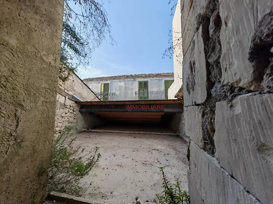 Immagine 8 di Casa indipendente in vendita  a Ragusa