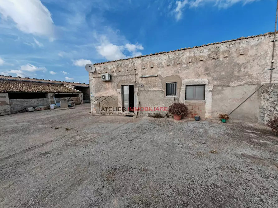 Immagine 11 di Villa in vendita  in C.da Torre Mastro snc a Ragusa
