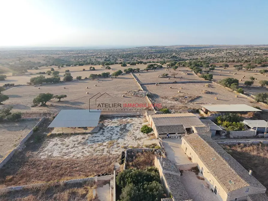 Immagine 29 di Villa in vendita  in C.da Torre Mastro snc a Ragusa