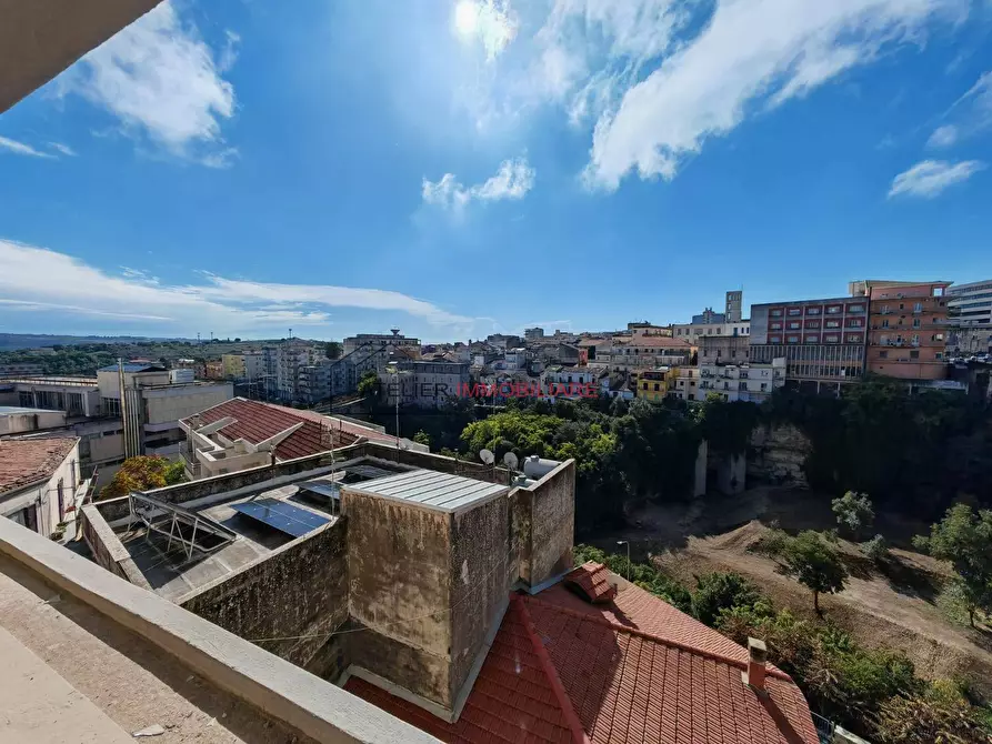 Immagine 2 di Appartamento in vendita  in Via Roma 200 a Ragusa