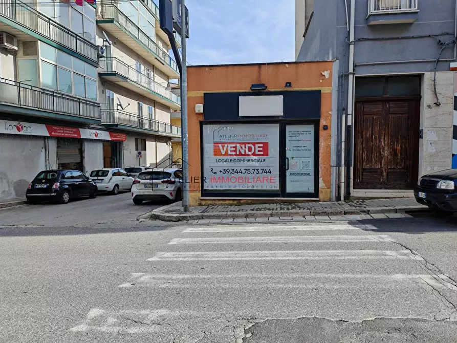 Immagine 12 di Locale commerciale in vendita  in Via Stesicoro 23 a Ragusa