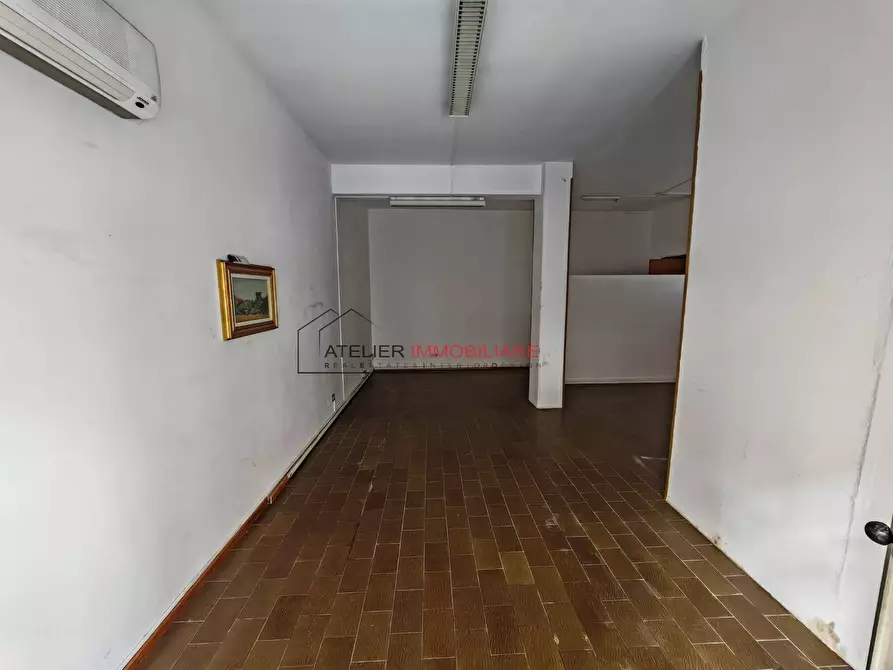 Immagine 3 di Locale commerciale in vendita  in Via Eugenio Criscione Lupis 69/71 a Ragusa