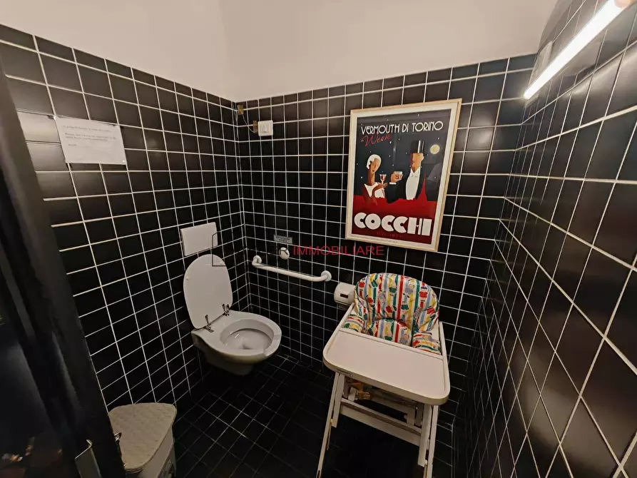 Immagine 9 di Attività commerciale in vendita  in Piazza Duomo a Ragusa