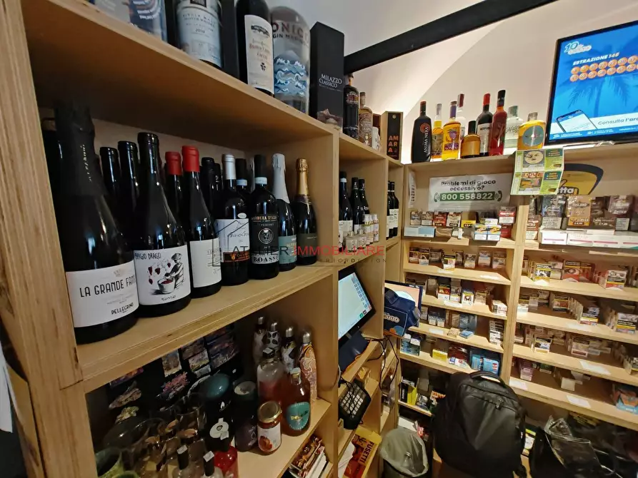 Immagine 4 di Attività commerciale in vendita  in Piazza Duomo a Ragusa