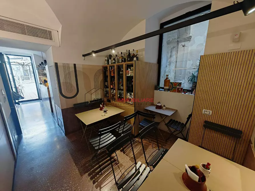 Immagine 8 di Attività commerciale in vendita  in Piazza Duomo a Ragusa