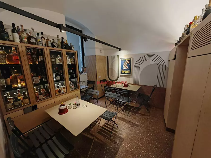 Immagine 10 di Attività commerciale in vendita  in Piazza Duomo a Ragusa