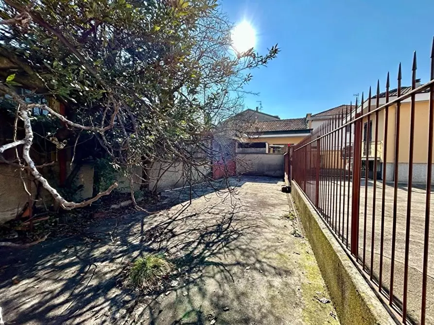 Immagine 6 di Villa in vendita  in A. Locatelli a Nova Milanese