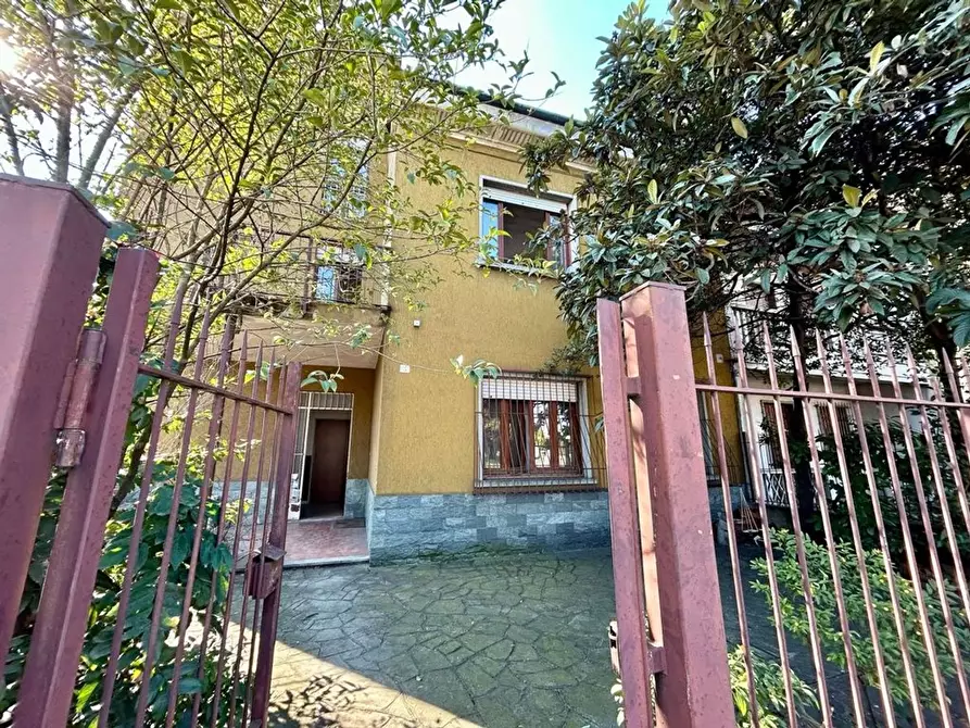 Immagine 8 di Villa in vendita  in A. Locatelli a Nova Milanese