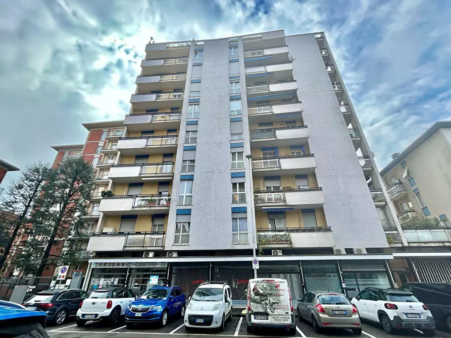 Immagine 3 di Appartamento in vendita  in Fratelli Cervi a Desio
