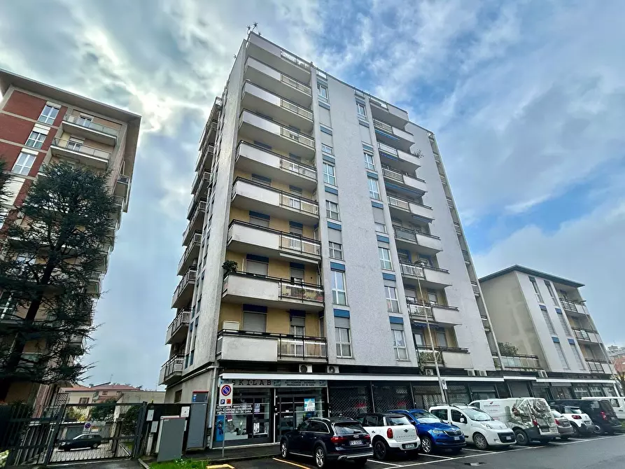 Immagine 2 di Appartamento in vendita  in Fratelli Cervi a Desio