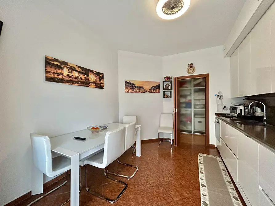Immagine 17 di Appartamento in vendita  in Fratelli Cervi a Desio