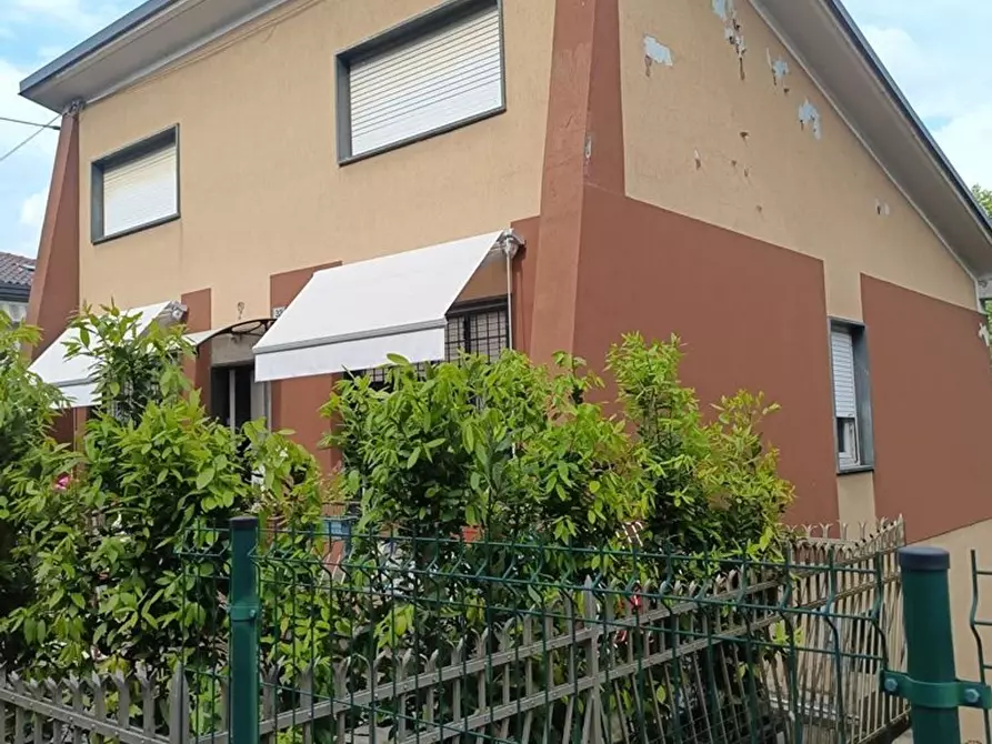 Immagine 2 di Villa in vendita  in Giuseppe Negrini a Cermenate
