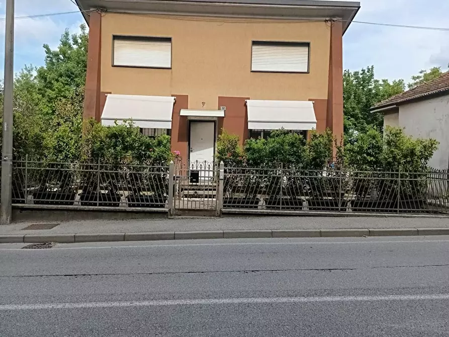 Immagine 5 di Villa in vendita  in Giuseppe Negrini a Cermenate
