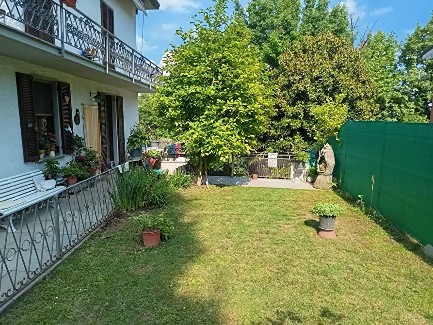 Immagine 5 di Villa in vendita  in Giuseppe Negrini 34 a Cermenate