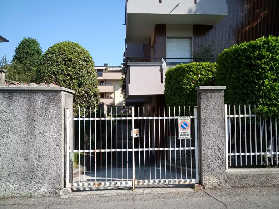 Immagine 12 di Locale commerciale in affitto  a Nova Milanese