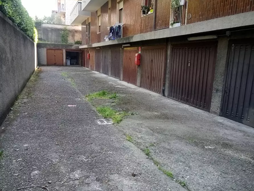 Immagine 3 di Locale commerciale in vendita  a Nova Milanese