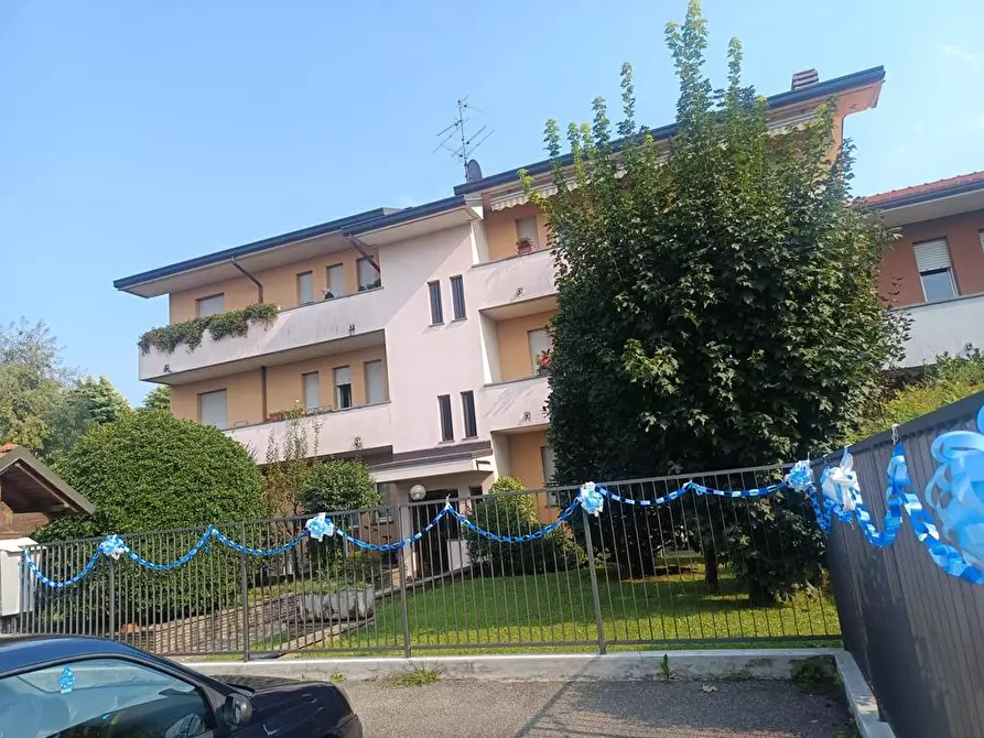 Immagine 2 di Appartamento in vendita  in Via Baracca 10 a Cabiate
