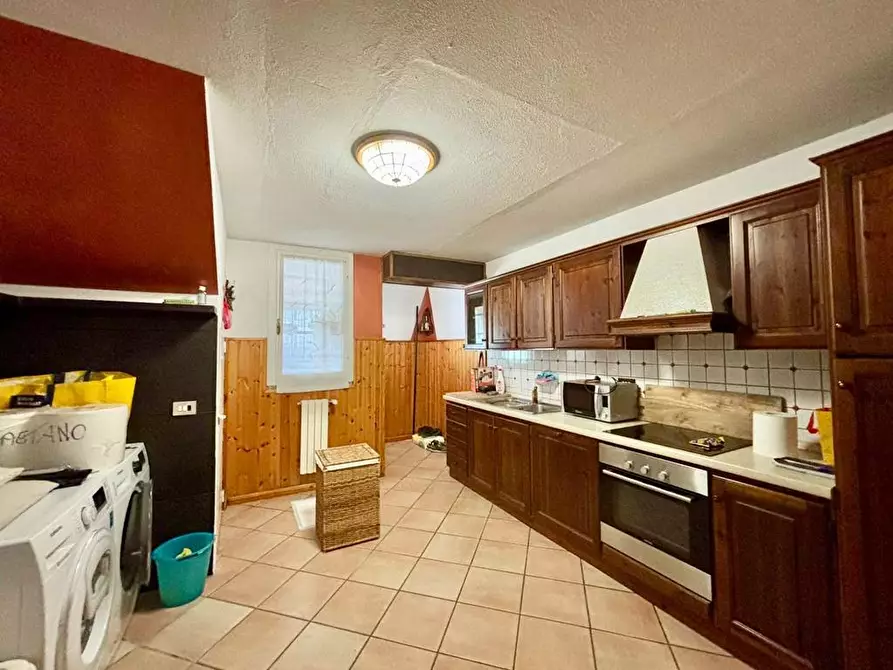 Immagine 2 di Villa in vendita  a Lacchiarella