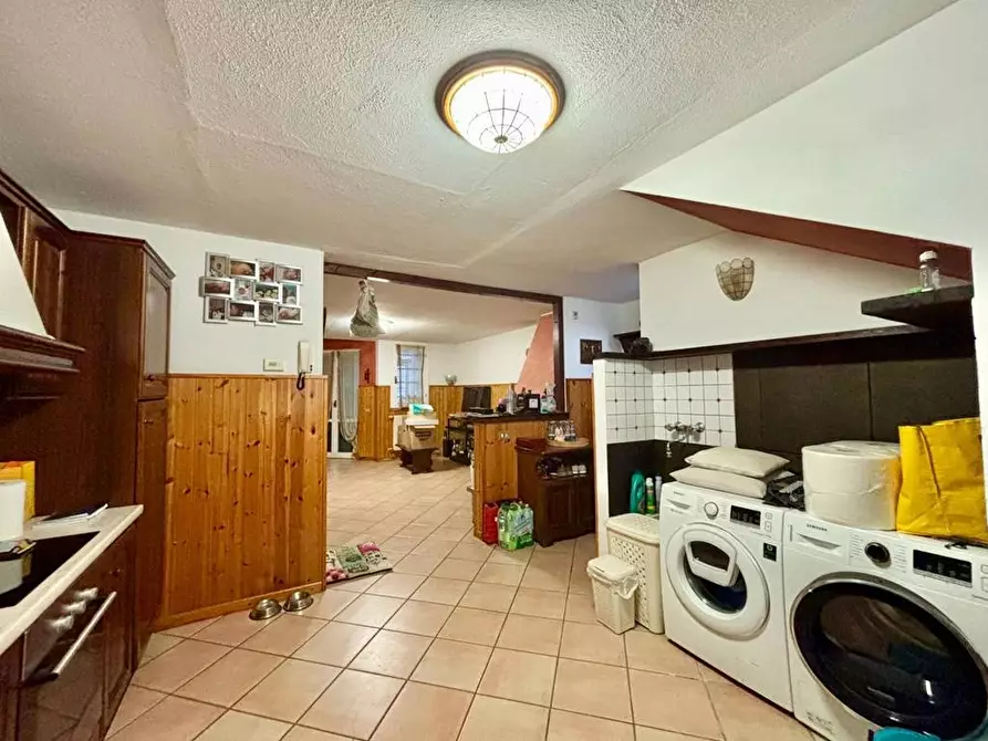 Immagine 3 di Villa in vendita  a Lacchiarella