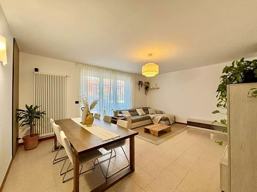 Immagine 13 di Villa in vendita  a Lacchiarella