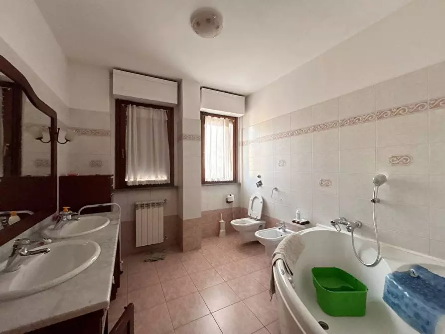 Immagine 21 di Appartamento in vendita  a Nova Milanese