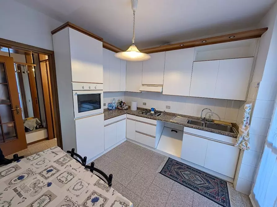 Immagine 11 di Villa in vendita  a Paderno Dugnano