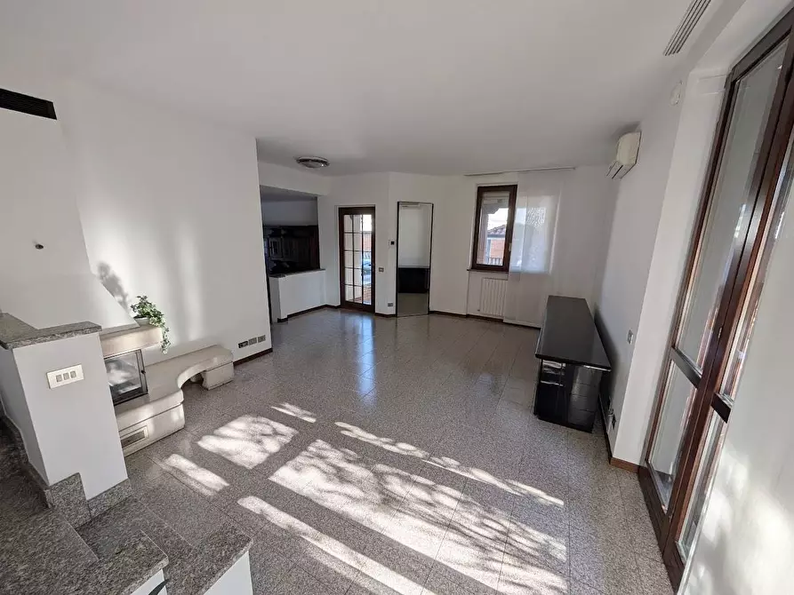 Immagine 14 di Villa in vendita  a Paderno Dugnano