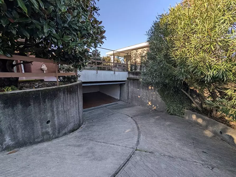 Immagine 22 di Villa in vendita  a Paderno Dugnano