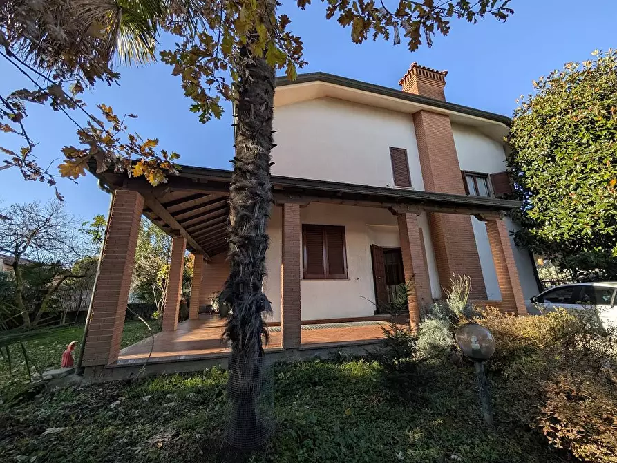 Immagine 19 di Villa in vendita  a Paderno Dugnano