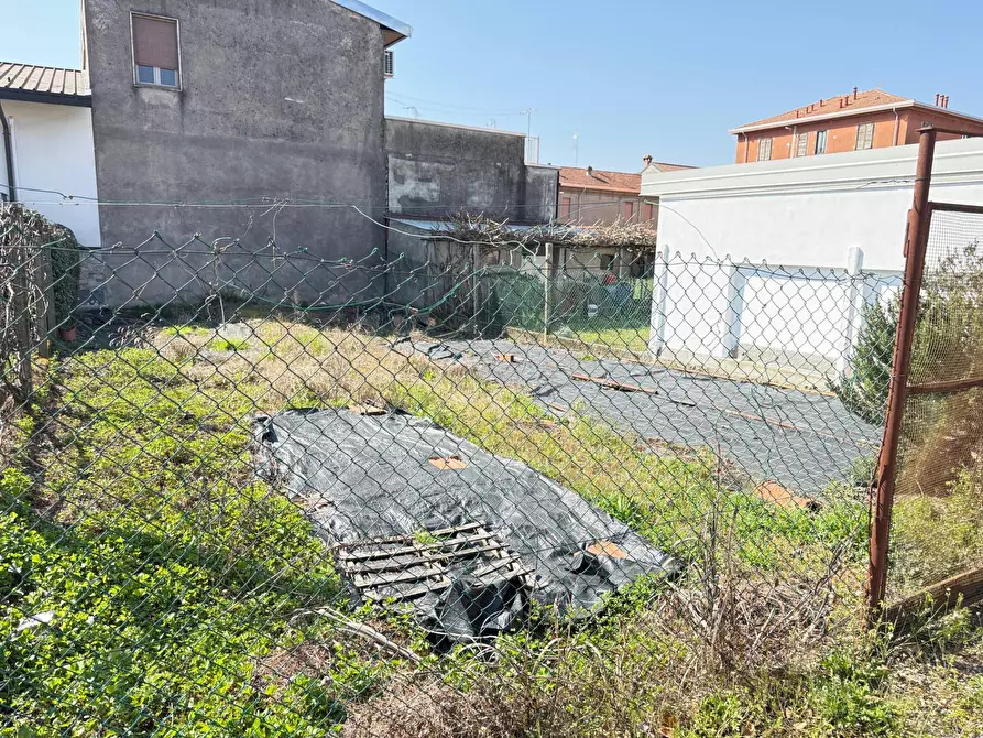 Immagine 9 di Casa semindipendente in vendita  a Vanzaghello