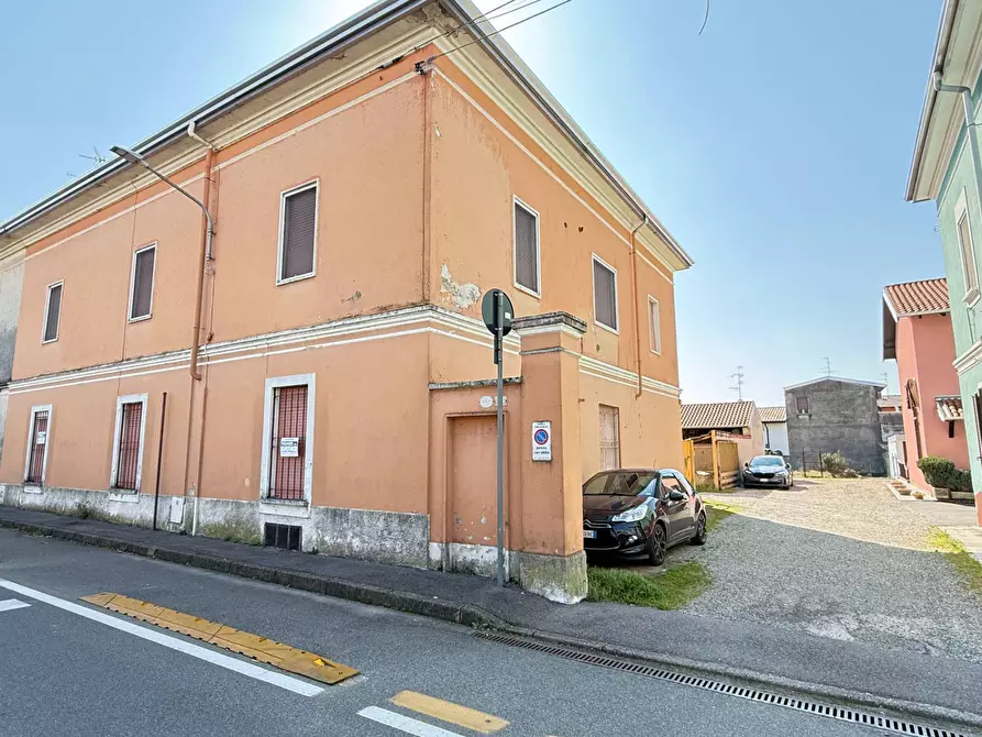 Immagine 12 di Casa semindipendente in vendita  a Vanzaghello