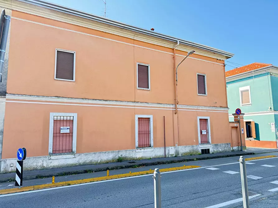 Immagine 13 di Casa semindipendente in vendita  a Vanzaghello