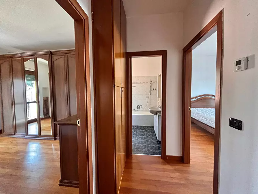 Immagine 11 di Appartamento in vendita  in Via Padova a Nova Milanese