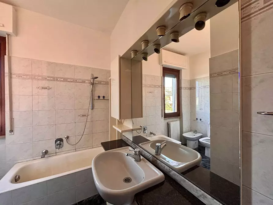 Immagine 12 di Appartamento in vendita  in Via Padova a Nova Milanese