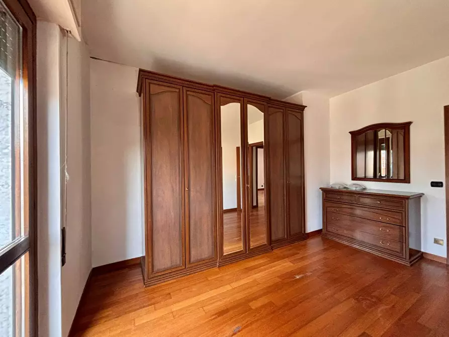 Immagine 15 di Appartamento in vendita  in Via Padova a Nova Milanese