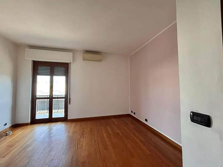 Immagine 21 di Appartamento in vendita  in Via Padova a Nova Milanese