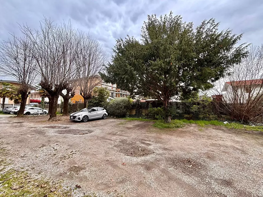 Immagine 56 di Appartamento in vendita  in Via Carroccio 8 a Limbiate