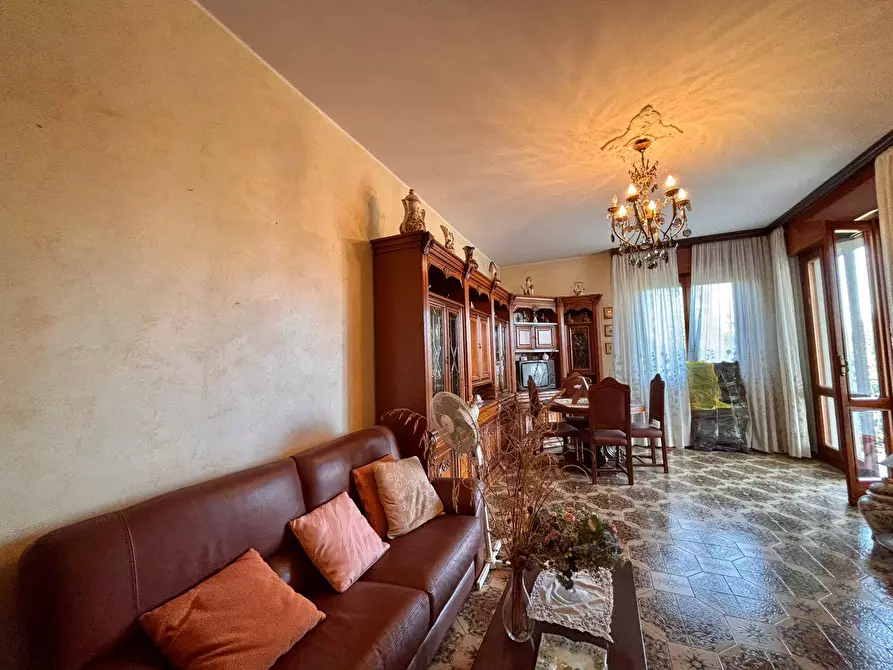 Immagine 5 di Appartamento in vendita  in via Gramsci a Nova Milanese