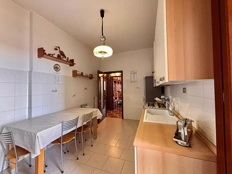 Immagine 25 di Appartamento in vendita  in via Gramsci a Nova Milanese