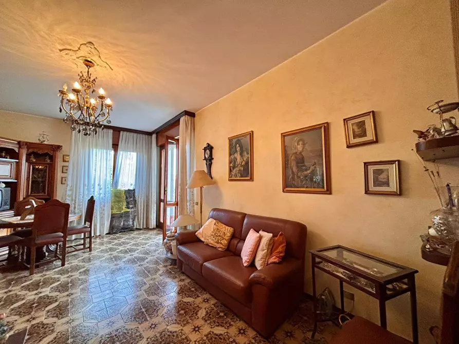 Immagine 51 di Appartamento in vendita  in via Gramsci a Nova Milanese