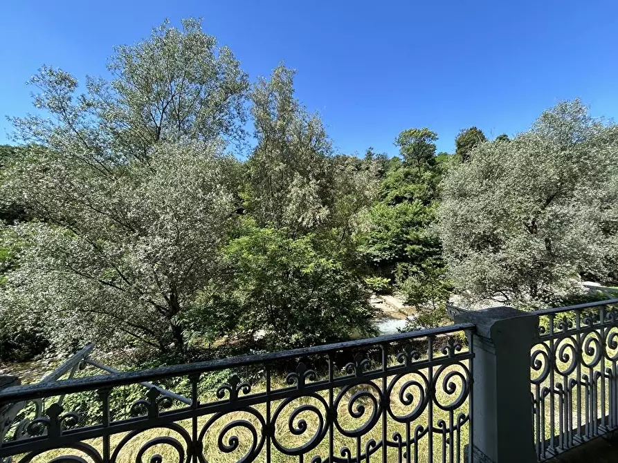 Immagine 3 di Palazzo in vendita  in Frazione Donno 8 a Strona