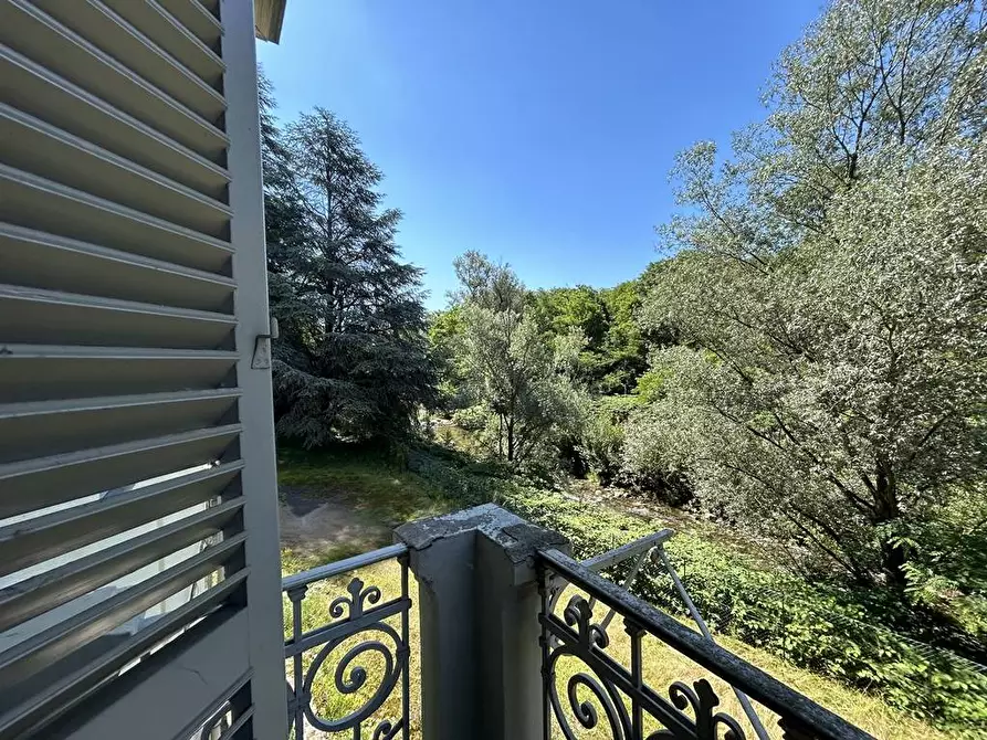 Immagine 6 di Palazzo in vendita  in Frazione Donno 8 a Strona