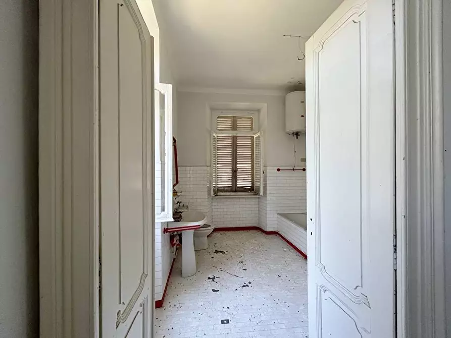 Immagine 17 di Palazzo in vendita  in Frazione Donno 8 a Strona