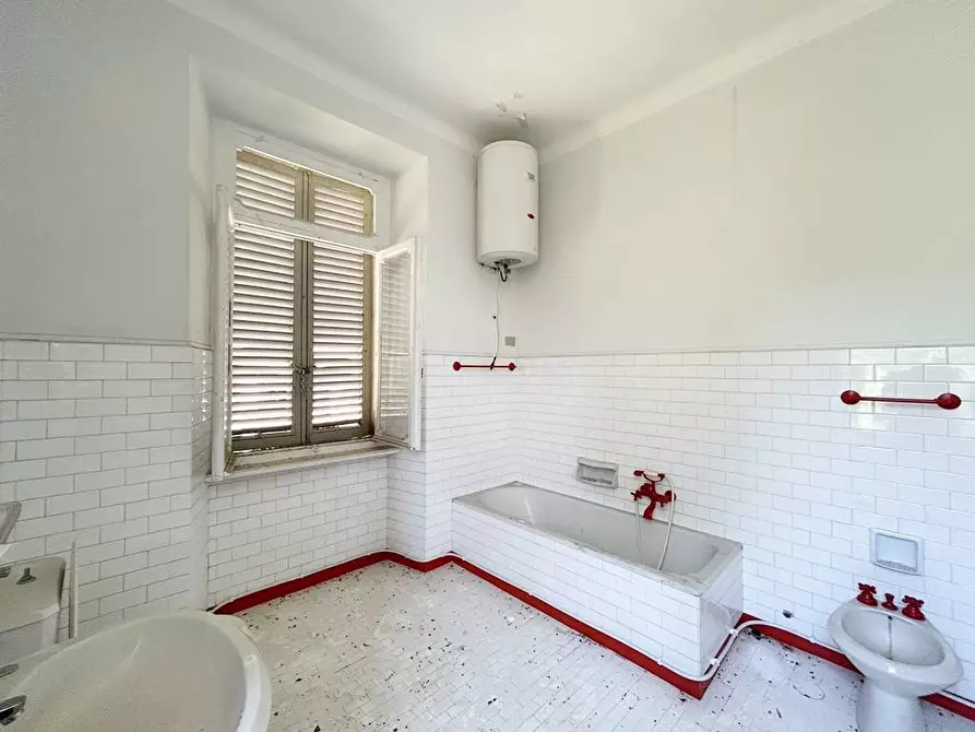 Immagine 18 di Palazzo in vendita  in Frazione Donno 8 a Strona